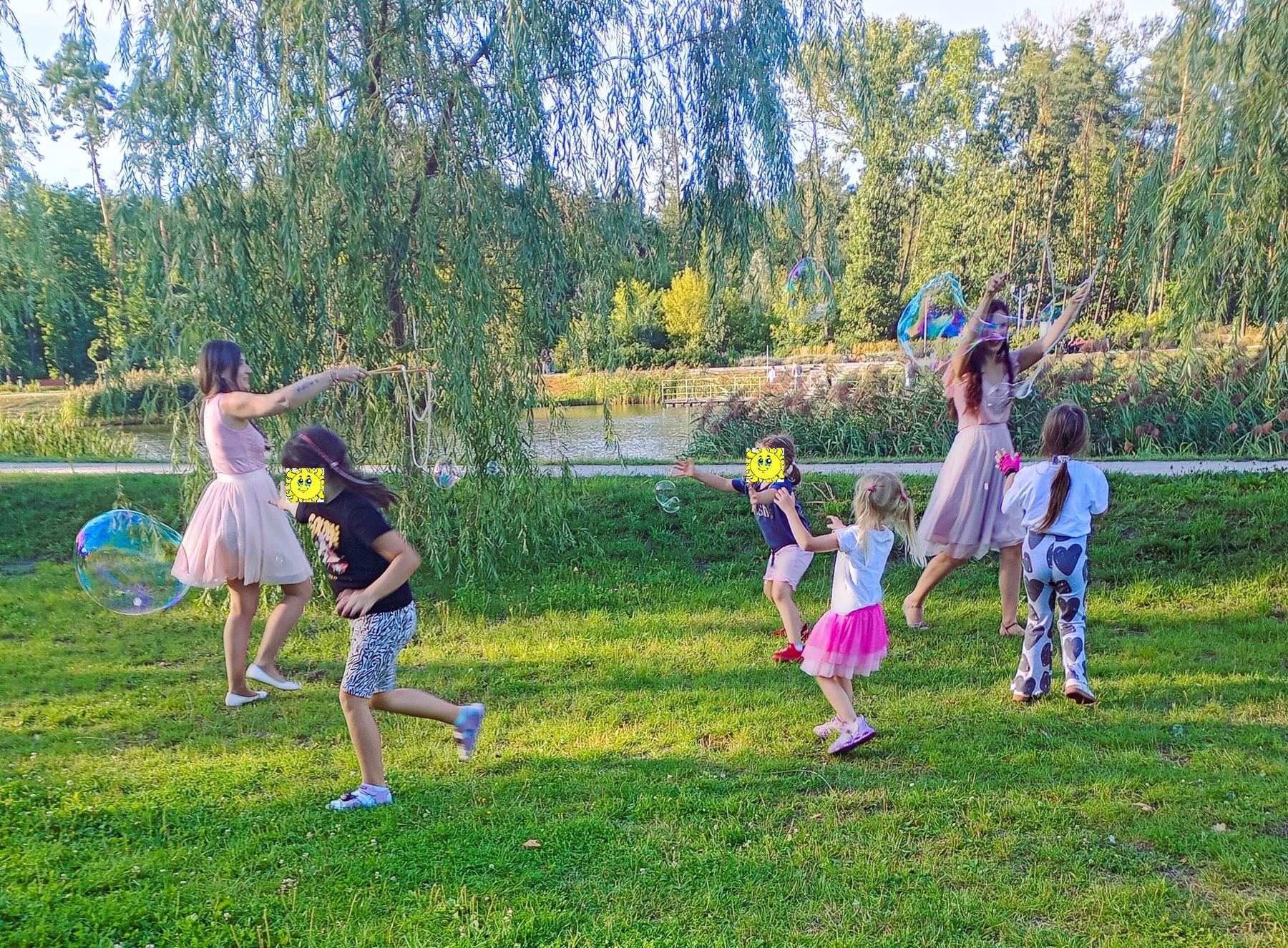 Bańki mydlane XXL podczas animacji dla dzieci